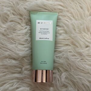 Monat: Be purified mask